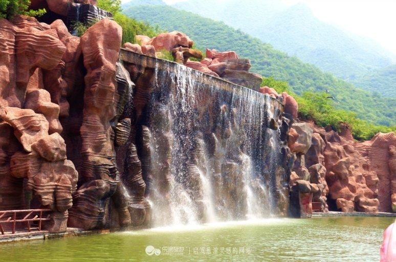 笑脸球的冒险之旅